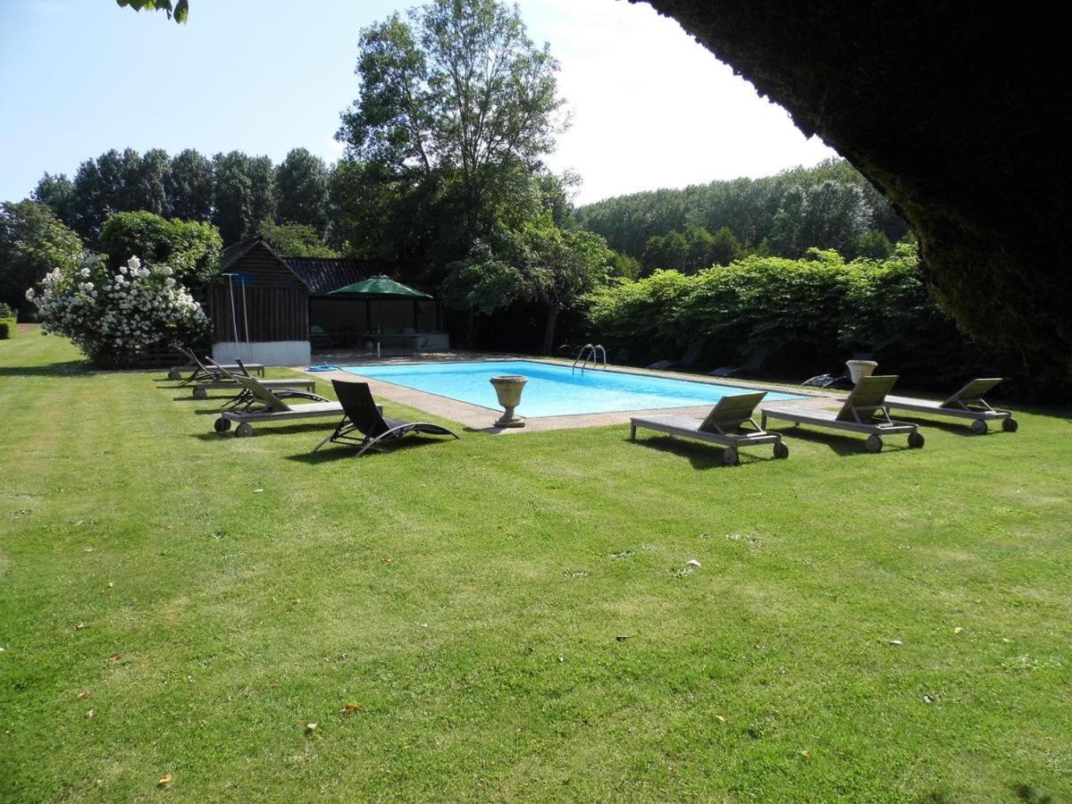 Cottages De Chateau De Vaux Yvré-lʼÉvêque 外观 照片